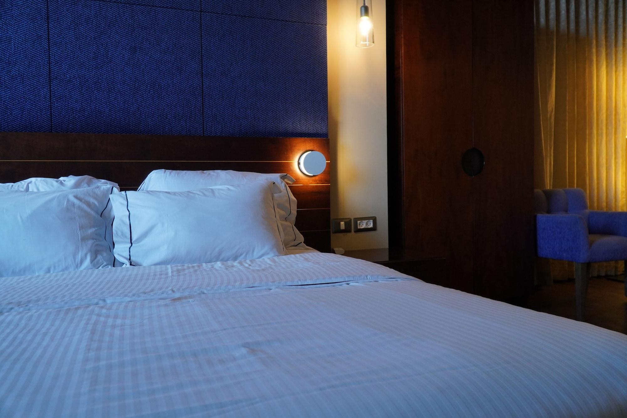 Hotel Play Seaport Tlv